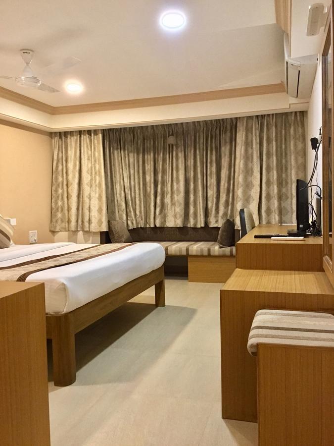 赛伊大楼酒店 普塔帕蒂 外观 照片